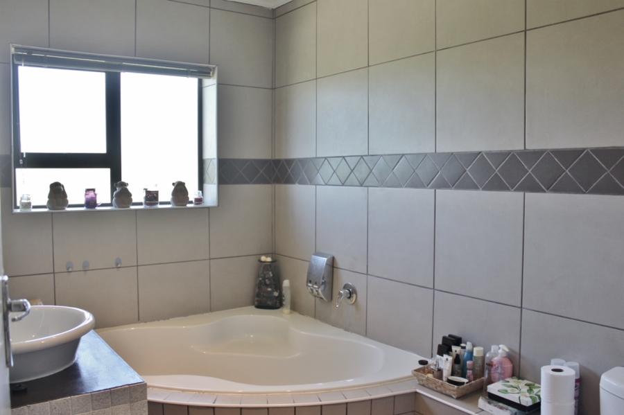 4 Bedroom Property for Sale in West Bank Eastern Cape